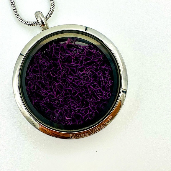 Eternal Moss Locket Pendant Necklace- Purple - Picture 3 of 7